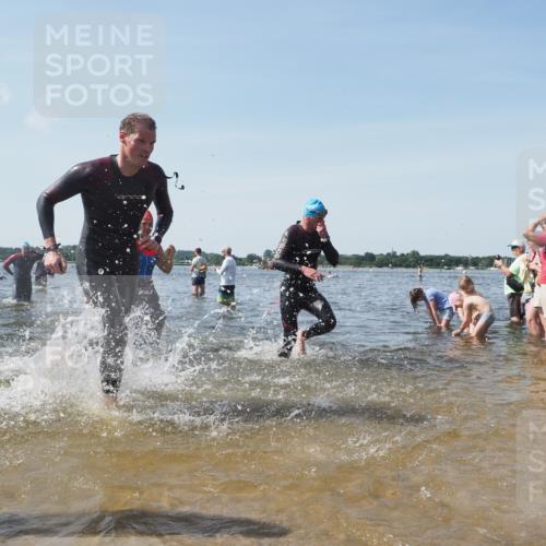 22.06.2025 - Viking Triathlon KatJ http://msf.ph/oto/8107872 22.06.2025 10:37:52 Schwimmen 146, 335, 396, 411, 433, 506, 619, 645 meine-sportfotos.de