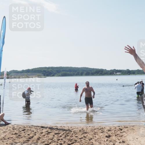 22.06.2025 - Viking Triathlon MichiJ http://msf.ph/oto/8108055 22.06.2025 10:54:55 Schwimmen 305 meine-sportfotos.de