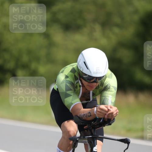 22.06.2025 - Viking Triathlon Yannick Fuchs http://msf.ph/oto/8108158 22.06.2025 11:32:17 Radfahren 220, 237, 238, 311, 450 meine-sportfotos.de