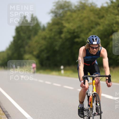 22.06.2025 - Viking Triathlon Yannick Fuchs http://msf.ph/oto/8108203 22.06.2025 12:13:00 Radfahren 78, 136, 337 meine-sportfotos.de
