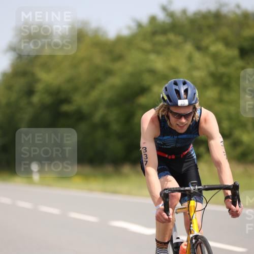22.06.2025 - Viking Triathlon Yannick Fuchs http://msf.ph/oto/8108215 22.06.2025 12:13:00 Radfahren 78, 136, 337 meine-sportfotos.de