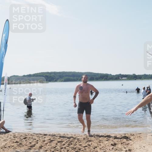 22.06.2025 - Viking Triathlon MichiJ http://msf.ph/oto/8108222 22.06.2025 10:54:59 Schwimmen 305 meine-sportfotos.de
