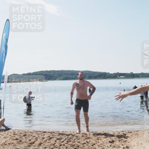 22.06.2025 - Viking Triathlon MichiJ http://msf.ph/oto/8108236 22.06.2025 10:54:59 Schwimmen 305 meine-sportfotos.de