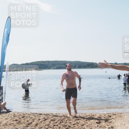 22.06.2025 - Viking Triathlon MichiJ http://msf.ph/oto/8108265 22.06.2025 10:54:59 Schwimmen 305 meine-sportfotos.de