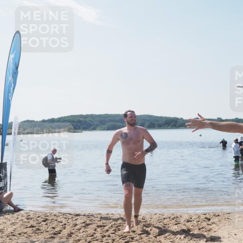 22.06.2025 - Viking Triathlon MichiJ http://msf.ph/oto/8108289 22.06.2025 10:55:00 Schwimmen 305 meine-sportfotos.de