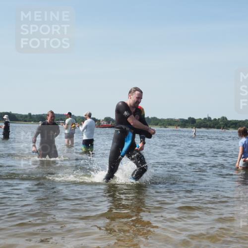 22.06.2025 - Viking Triathlon KatJ http://msf.ph/oto/8108312 22.06.2025 10:38:12 Schwimmen 61, 72, 89, 179, 191, 209, 447, 662 meine-sportfotos.de