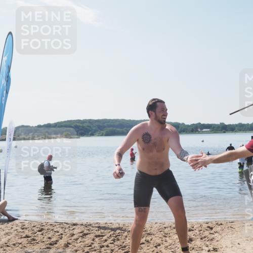 22.06.2025 - Viking Triathlon MichiJ http://msf.ph/oto/8108332 22.06.2025 10:55:01 Schwimmen 305 meine-sportfotos.de
