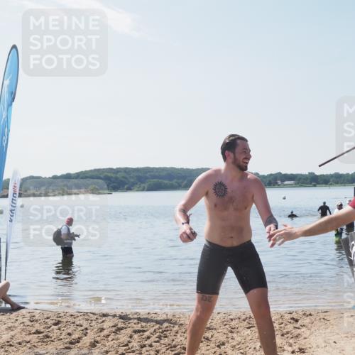 22.06.2025 - Viking Triathlon MichiJ http://msf.ph/oto/8108346 22.06.2025 10:55:01 Schwimmen 305 meine-sportfotos.de