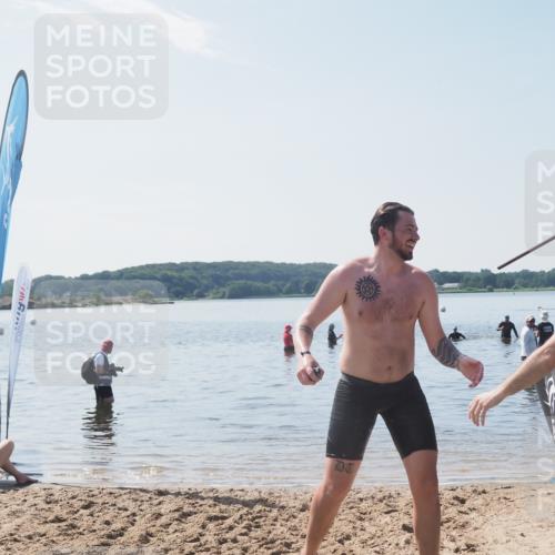 22.06.2025 - Viking Triathlon MichiJ http://msf.ph/oto/8108363 22.06.2025 10:55:01 Schwimmen 305 meine-sportfotos.de