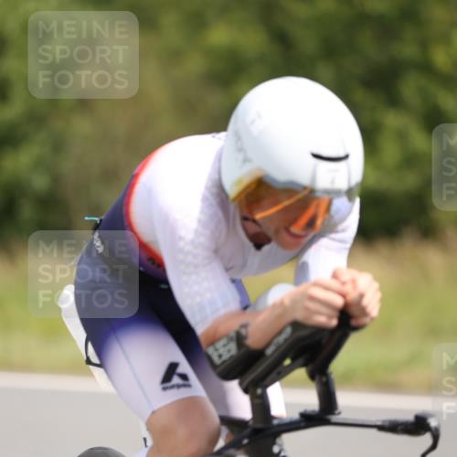 22.06.2025 - Viking Triathlon Yannick Fuchs http://msf.ph/oto/8108375 22.06.2025 12:13:14 Radfahren 4, 201, 415 meine-sportfotos.de