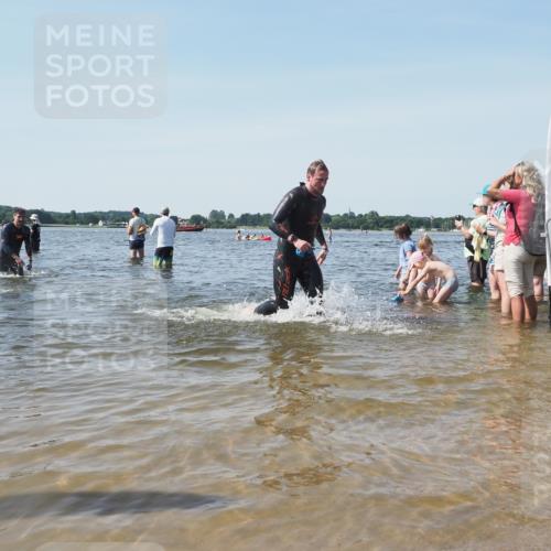 22.06.2025 - Viking Triathlon KatJ http://msf.ph/oto/8108419 22.06.2025 10:38:16 Schwimmen 61, 72, 89, 191, 209, 269, 447, 509, 535, 662 meine-sportfotos.de