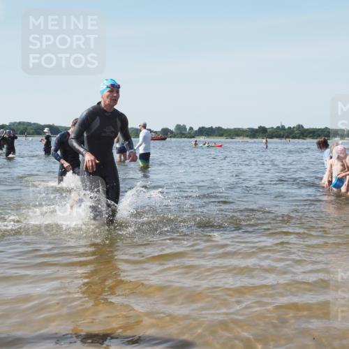 22.06.2025 - Viking Triathlon KatJ http://msf.ph/oto/8108539 22.06.2025 10:38:18 Schwimmen 61, 72, 89, 191, 209, 269, 398, 447, 509, 535, 662 meine-sportfotos.de