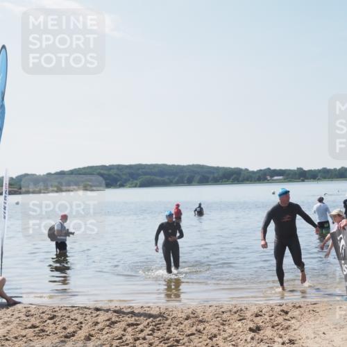 22.06.2025 - Viking Triathlon MichiJ http://msf.ph/oto/8108546 22.06.2025 10:55:31 Schwimmen 246, 472 meine-sportfotos.de