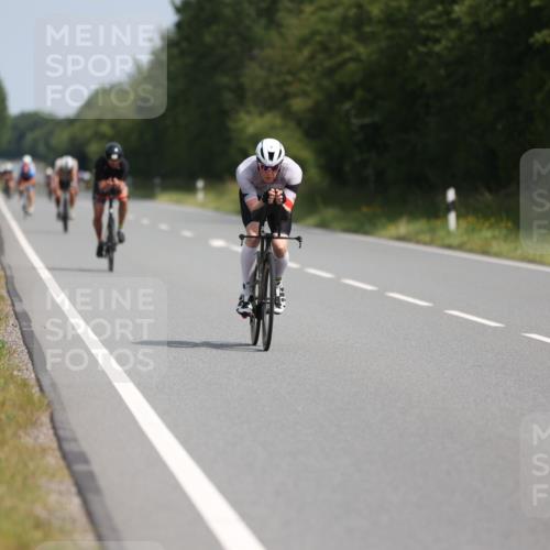 22.06.2025 - Viking Triathlon Yannick Fuchs http://msf.ph/oto/8108547 22.06.2025 11:32:36 Radfahren 8, 203, 462, 601, 644, 653 meine-sportfotos.de