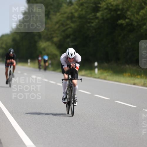 22.06.2025 - Viking Triathlon Yannick Fuchs http://msf.ph/oto/8108581 22.06.2025 11:32:37 Radfahren 8, 203, 462, 601, 644, 653 meine-sportfotos.de