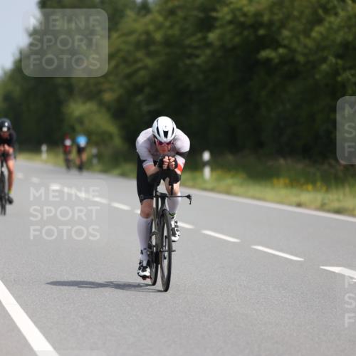 22.06.2025 - Viking Triathlon Yannick Fuchs http://msf.ph/oto/8108589 22.06.2025 11:32:37 Radfahren 8, 203, 462, 601, 644, 653 meine-sportfotos.de