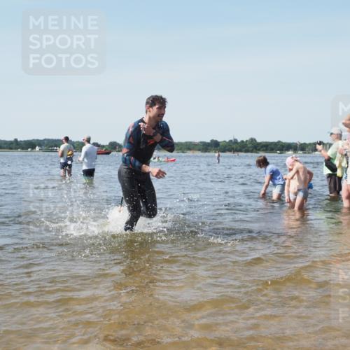 22.06.2025 - Viking Triathlon KatJ http://msf.ph/oto/8108595 22.06.2025 10:38:21 Schwimmen 61, 72, 89, 209, 269, 398, 419, 428, 447, 509, 535, 603, 662 meine-sportfotos.de