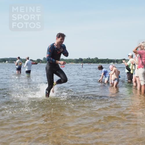 22.06.2025 - Viking Triathlon KatJ http://msf.ph/oto/8108603 22.06.2025 10:38:21 Schwimmen 61, 72, 89, 209, 269, 398, 419, 428, 447, 509, 535, 603, 662 meine-sportfotos.de
