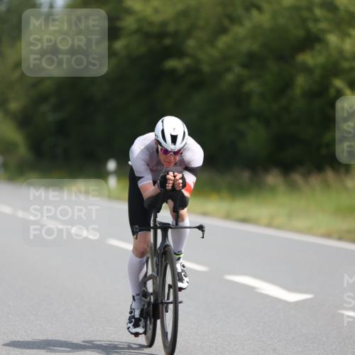 22.06.2025 - Viking Triathlon Yannick Fuchs http://msf.ph/oto/8108604 22.06.2025 11:32:38 Radfahren 8, 203, 462, 644, 653 meine-sportfotos.de
