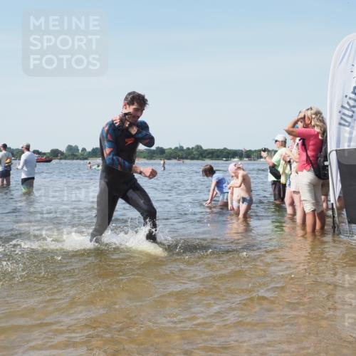 22.06.2025 - Viking Triathlon KatJ http://msf.ph/oto/8108627 22.06.2025 10:38:21 Schwimmen 61, 72, 89, 209, 269, 398, 419, 428, 447, 509, 535, 603, 662 meine-sportfotos.de