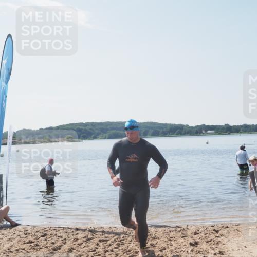 22.06.2025 - Viking Triathlon MichiJ http://msf.ph/oto/8108638 22.06.2025 10:55:34 Schwimmen 246, 472 meine-sportfotos.de