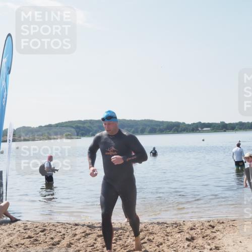 22.06.2025 - Viking Triathlon MichiJ http://msf.ph/oto/8108660 22.06.2025 10:55:34 Schwimmen 246, 472 meine-sportfotos.de