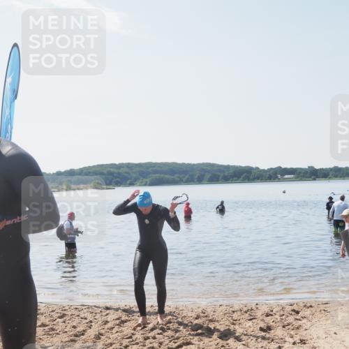 22.06.2025 - Viking Triathlon MichiJ http://msf.ph/oto/8108670 22.06.2025 10:55:36 Schwimmen 472 meine-sportfotos.de