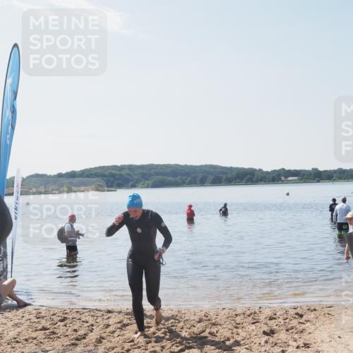 22.06.2025 - Viking Triathlon MichiJ http://msf.ph/oto/8108692 22.06.2025 10:55:36 Schwimmen 472 meine-sportfotos.de