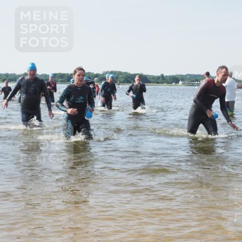 22.06.2025 - Viking Triathlon KatJ http://msf.ph/oto/8108710 22.06.2025 10:38:23 Schwimmen 22, 61, 89, 209, 269, 398, 419, 428, 447, 509, 535, 603, 659, 662 meine-sportfotos.de