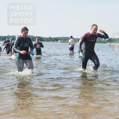 22.06.2025 - Viking Triathlon KatJ http://msf.ph/oto/8108770 22.06.2025 10:38:24 Schwimmen 22, 61, 89, 209, 269, 398, 419, 428, 447, 509, 535, 603, 659, 662 meine-sportfotos.de