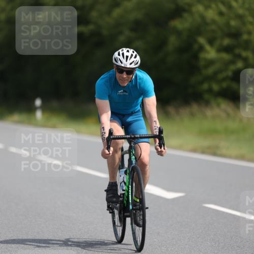 22.06.2025 - Viking Triathlon Yannick Fuchs http://msf.ph/oto/8109009 22.06.2025 11:32:59 Radfahren 95, 128, 287, 291, 309, 379, 625, 662 meine-sportfotos.de