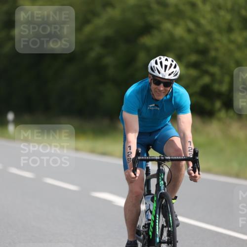 22.06.2025 - Viking Triathlon Yannick Fuchs http://msf.ph/oto/8109020 22.06.2025 11:32:59 Radfahren 95, 128, 287, 291, 309, 379, 625, 662 meine-sportfotos.de