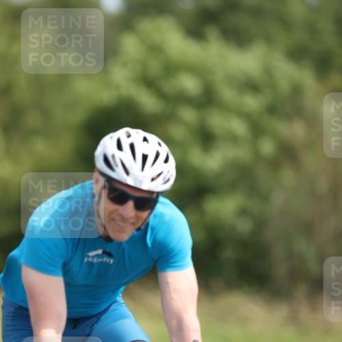 22.06.2025 - Viking Triathlon Yannick Fuchs http://msf.ph/oto/8109044 22.06.2025 11:33:00 Radfahren 95, 128, 287, 291, 379, 625, 662 meine-sportfotos.de