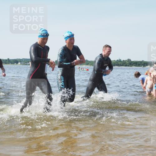 22.06.2025 - Viking Triathlon KatJ http://msf.ph/oto/8109068 22.06.2025 10:38:33 Schwimmen 22, 85, 156, 164, 215, 269, 398, 419, 428, 509, 535, 601, 603, 659, 662 meine-sportfotos.de