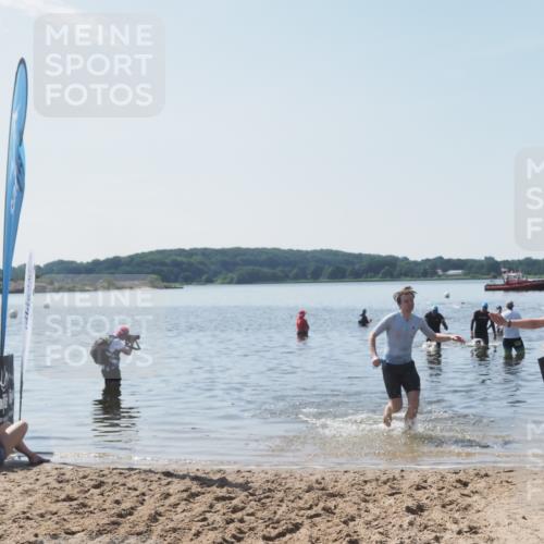 22.06.2025 - Viking Triathlon MichiJ http://msf.ph/oto/8109076 22.06.2025 10:58:09 Schwimmen 357, 359, 403 meine-sportfotos.de