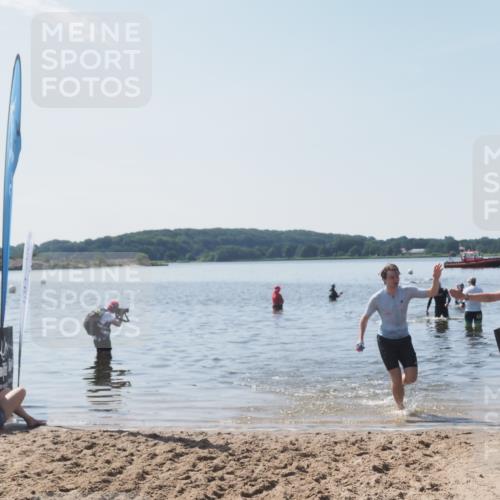 22.06.2025 - Viking Triathlon MichiJ http://msf.ph/oto/8109094 22.06.2025 10:58:09 Schwimmen 357, 359, 403 meine-sportfotos.de