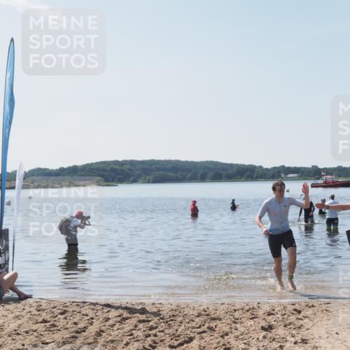 22.06.2025 - Viking Triathlon MichiJ http://msf.ph/oto/8109100 22.06.2025 10:58:10 Schwimmen 357, 359, 403 meine-sportfotos.de