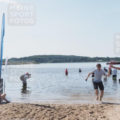 22.06.2025 - Viking Triathlon MichiJ http://msf.ph/oto/8109112 22.06.2025 10:58:10 Schwimmen 357, 359, 403 meine-sportfotos.de