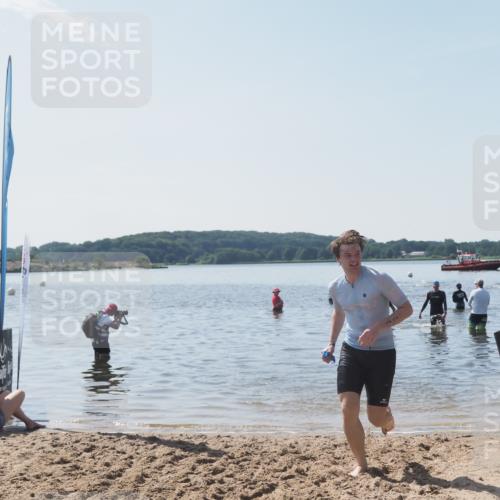 22.06.2025 - Viking Triathlon MichiJ http://msf.ph/oto/8109162 22.06.2025 10:58:11 Schwimmen 357, 359, 403 meine-sportfotos.de