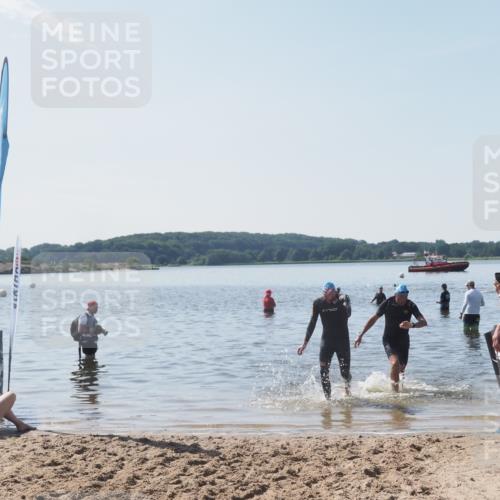 22.06.2025 - Viking Triathlon MichiJ http://msf.ph/oto/8109206 22.06.2025 10:58:22 Schwimmen 359, 403 meine-sportfotos.de