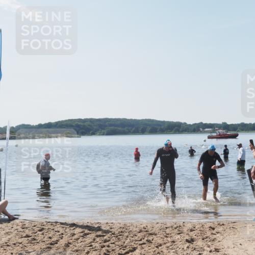 22.06.2025 - Viking Triathlon MichiJ http://msf.ph/oto/8109221 22.06.2025 10:58:23 Schwimmen 359, 403 meine-sportfotos.de