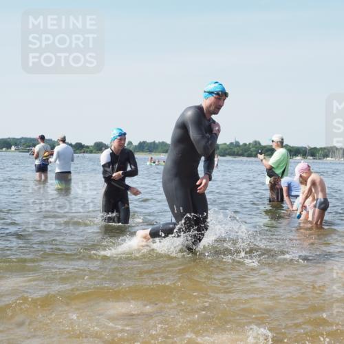 22.06.2025 - Viking Triathlon KatJ http://msf.ph/oto/8109224 22.06.2025 10:38:39 Schwimmen 22, 85, 135, 156, 164, 215, 315, 327, 419, 428, 601, 603, 659 meine-sportfotos.de