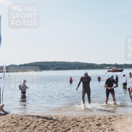 22.06.2025 - Viking Triathlon MichiJ http://msf.ph/oto/8109228 22.06.2025 10:58:23 Schwimmen 359, 403 meine-sportfotos.de