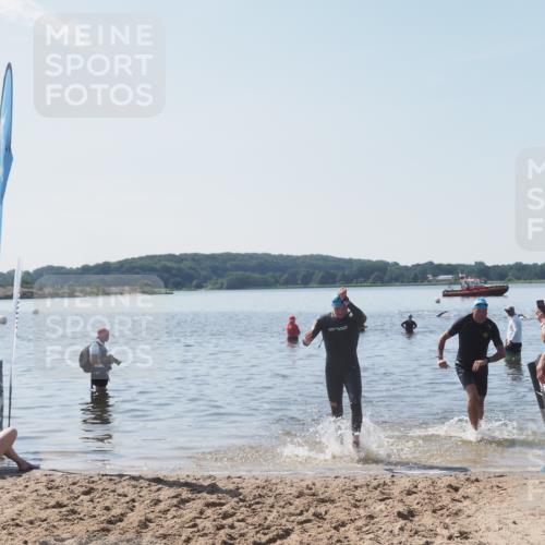 22.06.2025 - Viking Triathlon MichiJ http://msf.ph/oto/8109240 22.06.2025 10:58:23 Schwimmen 359, 403 meine-sportfotos.de