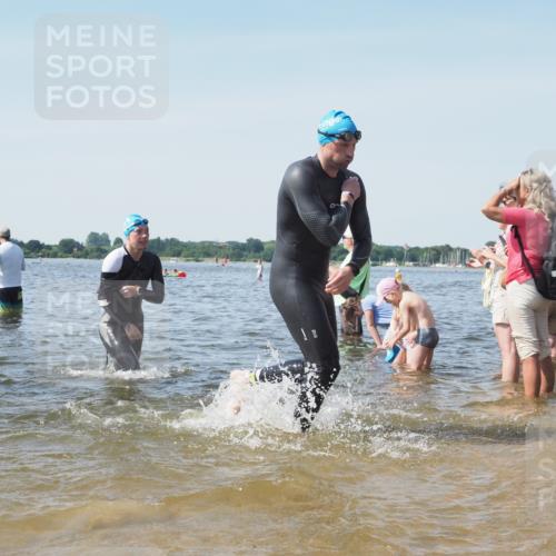 22.06.2025 - Viking Triathlon KatJ http://msf.ph/oto/8109242 22.06.2025 10:38:39 Schwimmen 22, 85, 135, 156, 164, 215, 315, 327, 419, 428, 601, 603, 659 meine-sportfotos.de