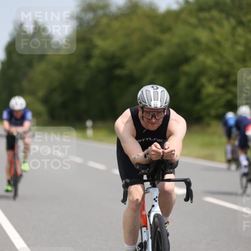 22.06.2025 - Viking Triathlon Yannick Fuchs http://msf.ph/oto/8109243 22.06.2025 12:14:03 Radfahren 28, 150, 172, 184, 253, 375, 416, 513, 634, 635, 645 meine-sportfotos.de