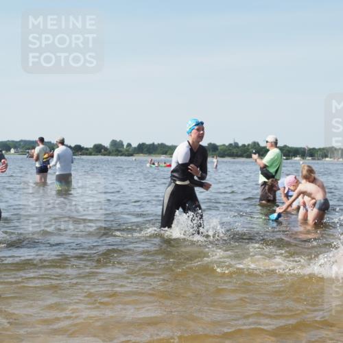 22.06.2025 - Viking Triathlon KatJ http://msf.ph/oto/8109259 22.06.2025 10:38:40 Schwimmen 22, 85, 135, 156, 164, 211, 215, 315, 327, 419, 428, 601, 603, 659 meine-sportfotos.de