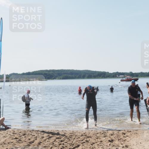 22.06.2025 - Viking Triathlon MichiJ http://msf.ph/oto/8109261 22.06.2025 10:58:24 Schwimmen 359, 403 meine-sportfotos.de