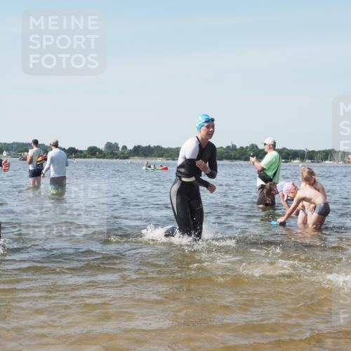 22.06.2025 - Viking Triathlon KatJ http://msf.ph/oto/8109266 22.06.2025 10:38:40 Schwimmen 22, 85, 135, 156, 164, 211, 215, 315, 327, 419, 428, 601, 603, 659 meine-sportfotos.de
