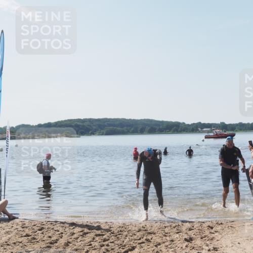 22.06.2025 - Viking Triathlon MichiJ http://msf.ph/oto/8109270 22.06.2025 10:58:24 Schwimmen 359, 403 meine-sportfotos.de